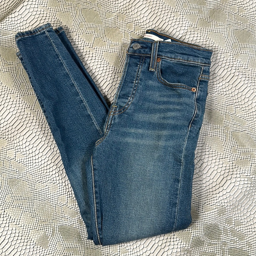 Levi high rise wedge skinny jeans